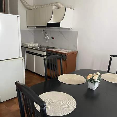 Mandic - Self Check-in - Free Parking - Free Wifi - Fully Air-conditioned Appartement *