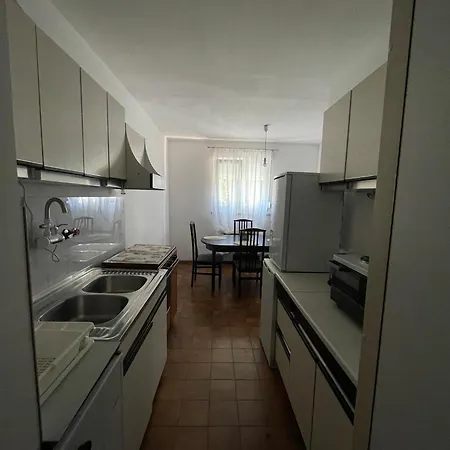 Mandic - Self Check-in - Free Parking - Free Wifi - Fully Air-conditioned