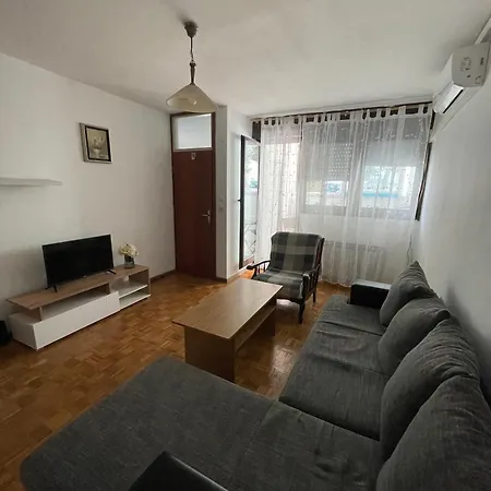 Mandic - Self Check-in - Free Parking - Free Wifi - Fully Air-conditioned