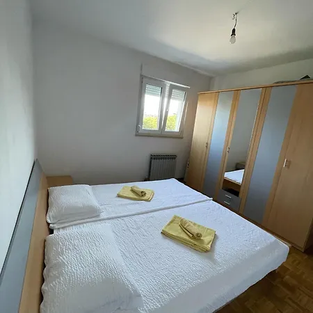 Mandic - Self Check-in - Free Parking - Free Wifi - Fully Air-conditioned Split